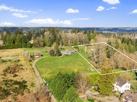 2nd image of 20430 NE 92nd Pl