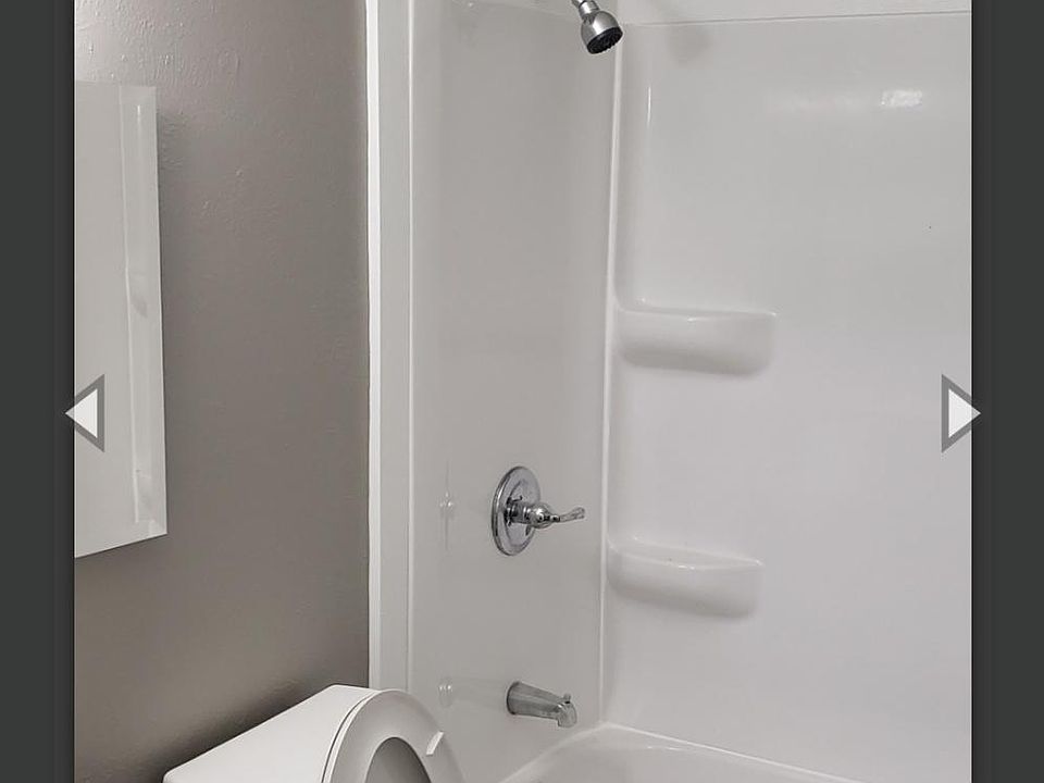 2nd image of 3303 Maplewood Dr #36