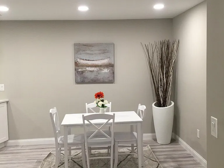 490 Lakeview Dr — Photo 4