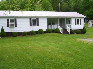 1518 Earls Branch Rd, Cedar Bluff, VA 24609