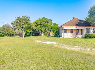 668 Fm 443 UNIT A, Yoakum, TX 77995