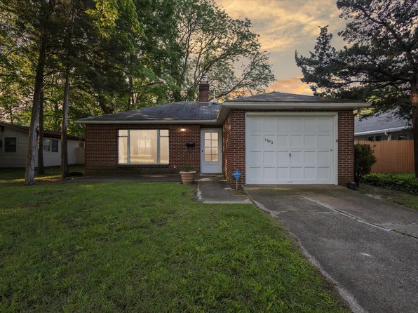 1303 Bower St, Elkhart, IN 46514