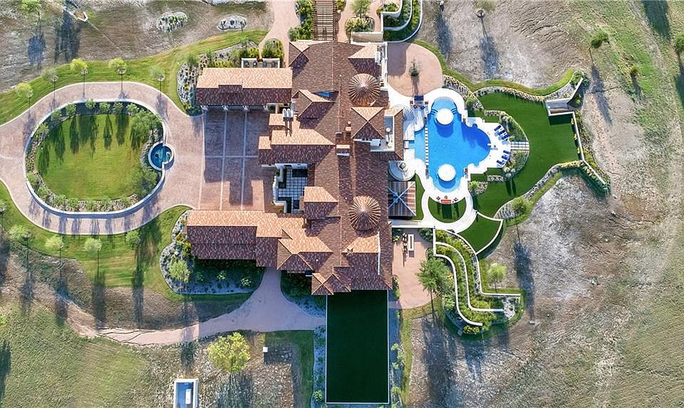 1st image of 107 Nueces Trl