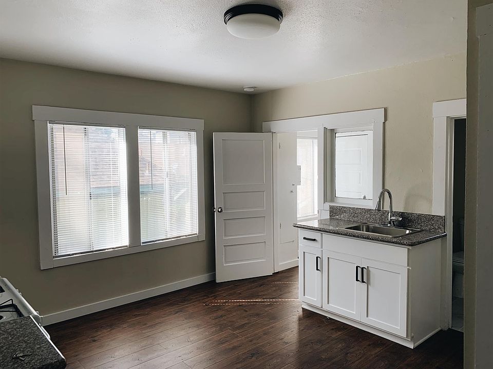 1st image of 1635 1/2 W 11th Pl