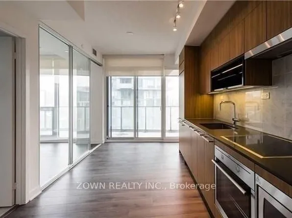 90 Queens Wharf Rd #302, Toronto, ON M5V 0J4