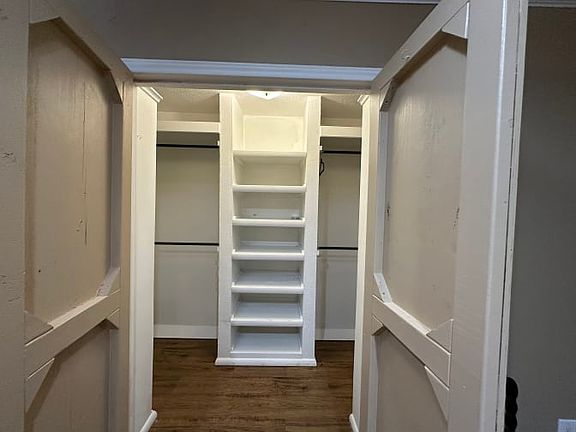 4th image of 6208 Warrington Pl