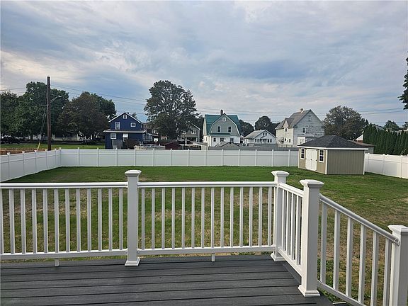 4th image of 220 Crete Ave