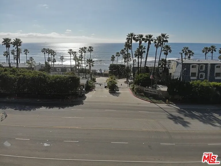 11954 Oceanaire Ln — Photo 19