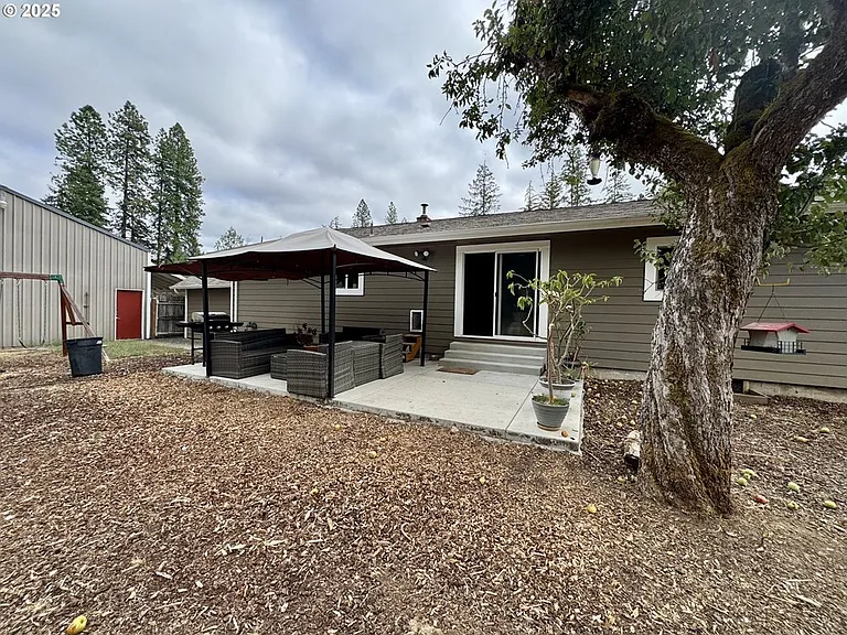 25371 Perkins Rd — Photo 24