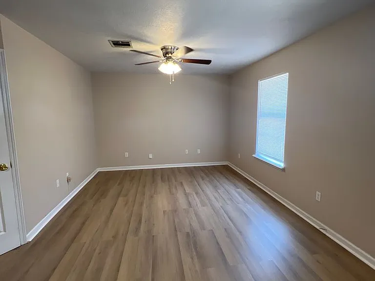 3803 Common St — Photo 2