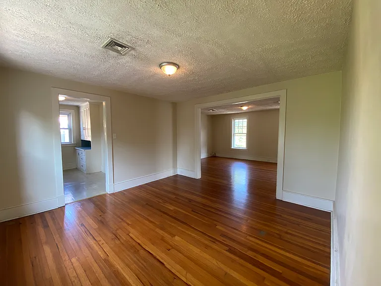 22 Walnut St — Photo 7