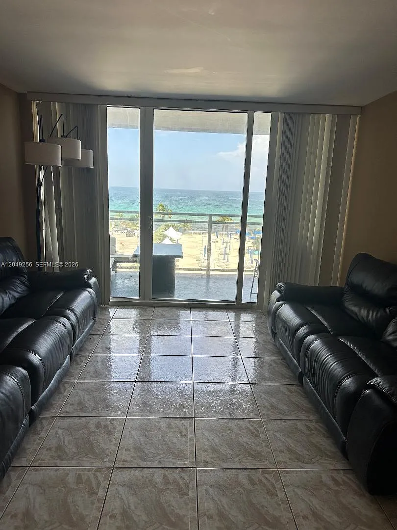 Parker Plaza Condo Estate — Photo 2