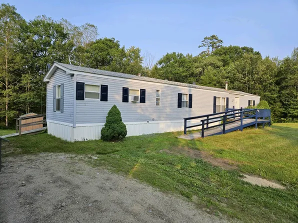 8 Everett Drive, Norway, ME 04268