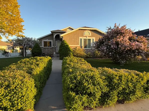 4609 W Harvey Blvd, Cedar Hills, UT 84062