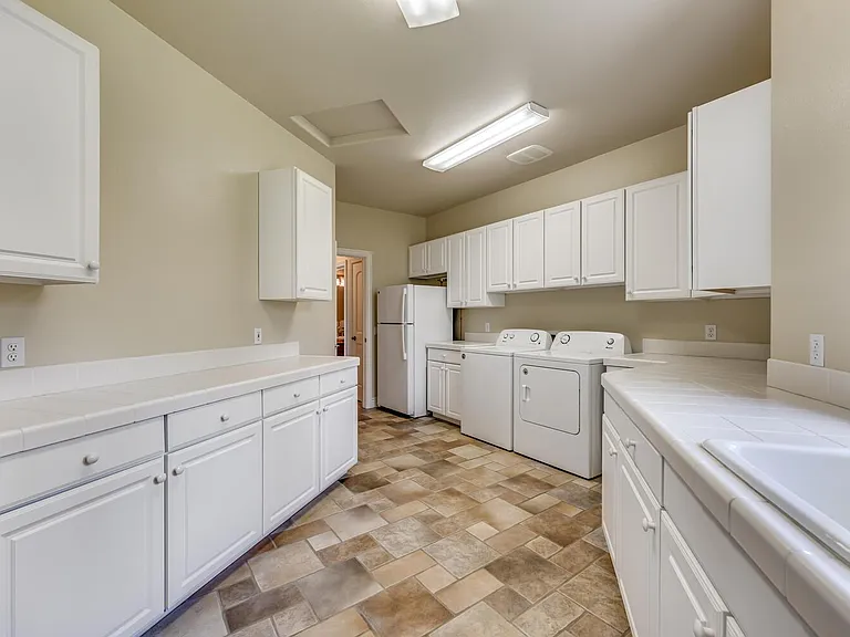 1039 Mountain Air Ct — Photo 24