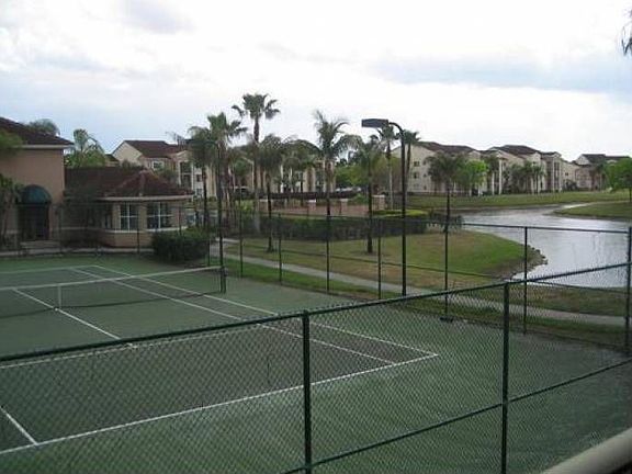 Community: Tennis Court