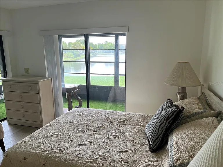 333 Woodlake Wynde — Photo 17