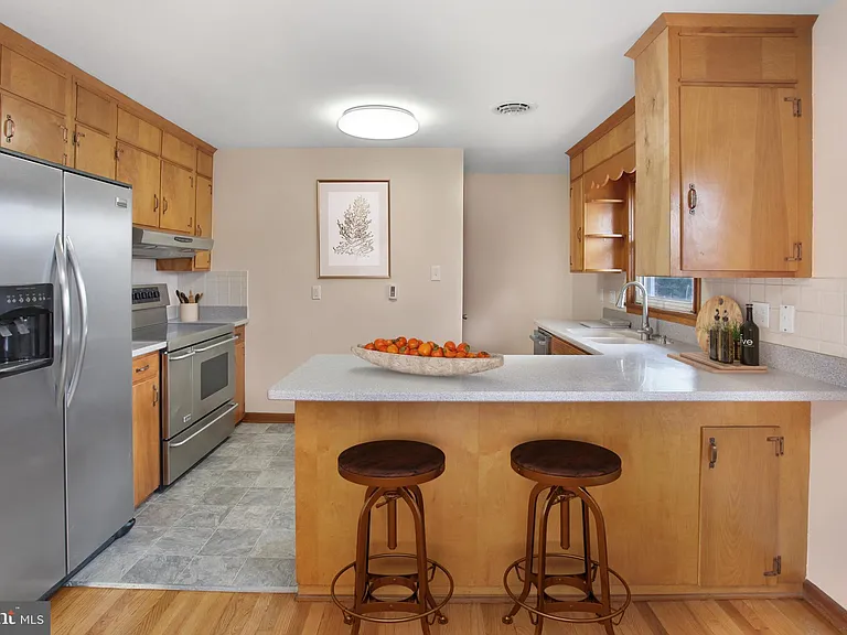 28 Bee St — Photo 8