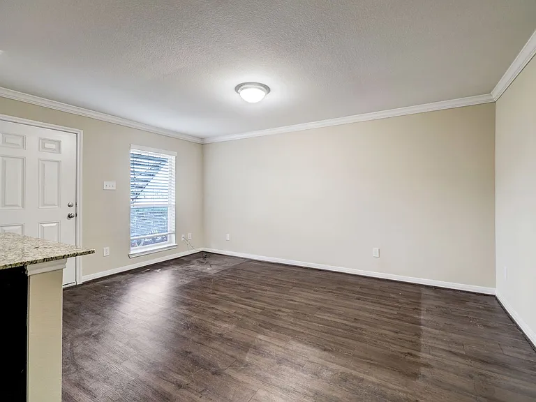 Timbergrove — Photo 6