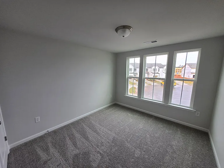 611 Glen Clova — Photo 14