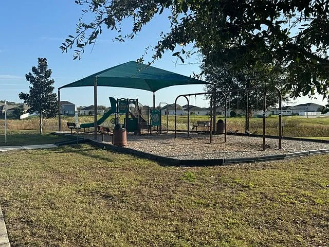 4 bed, 2.0 bath, 1757 sqft, $2,250 — Photo 3