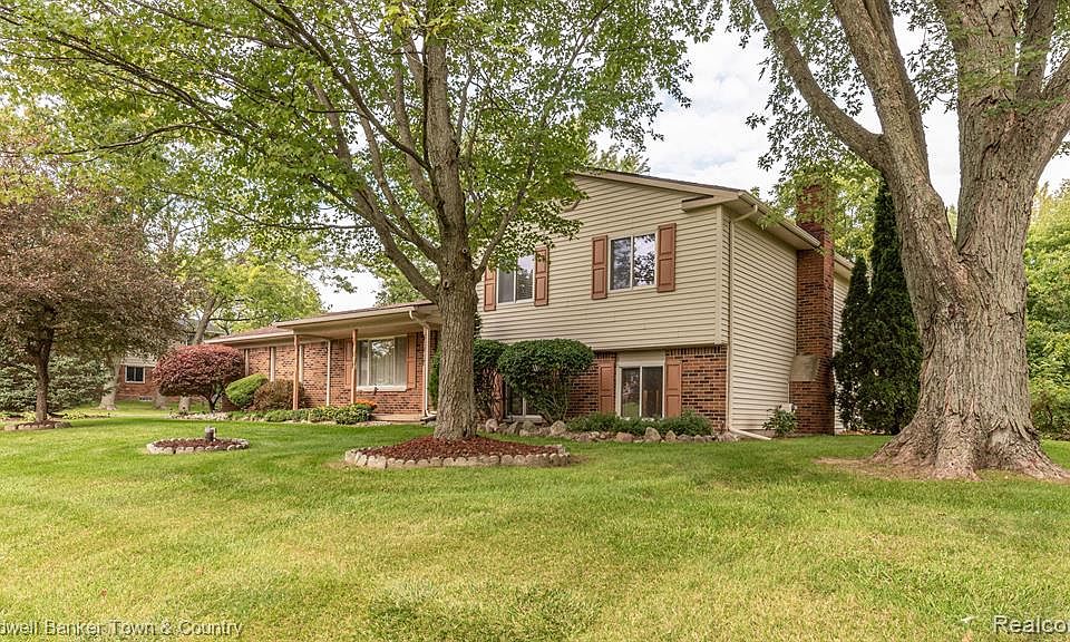 10597 Villa Dr, Brighton, MI 48114 Zillow