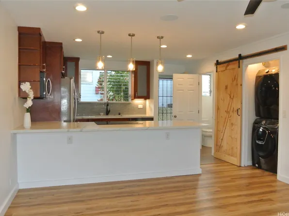 1438 Hunakai St #122, Honolulu, HI 96816