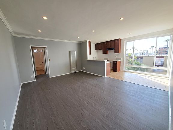 2nd image of 128 S Mariposa Ave APT 27