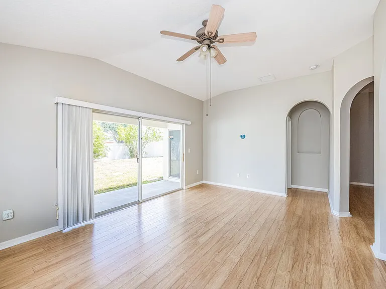 12019 Butler Woods Cir — Photo 7