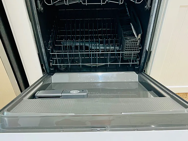 Brand new dishwasher