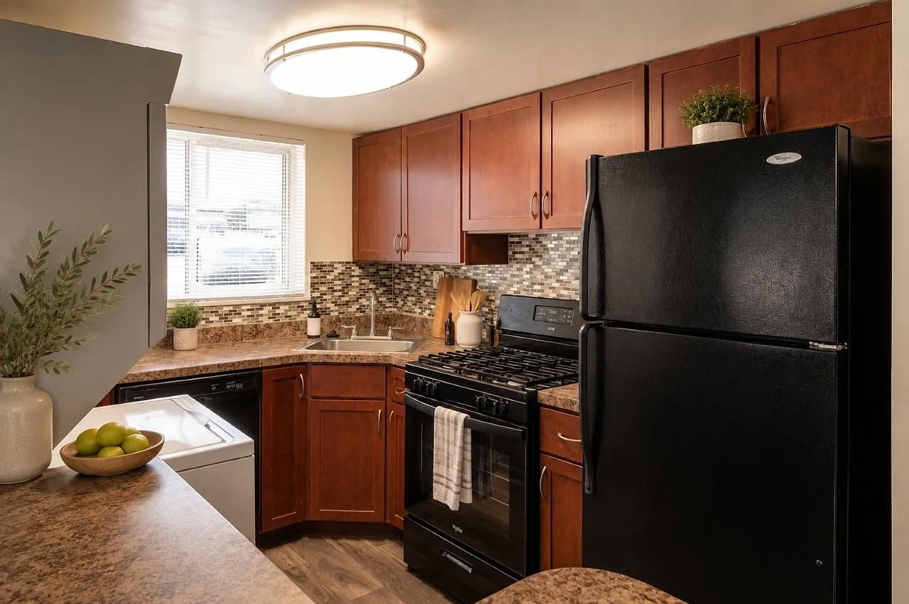 Princeton Estates Apartment Homes — Photo 3