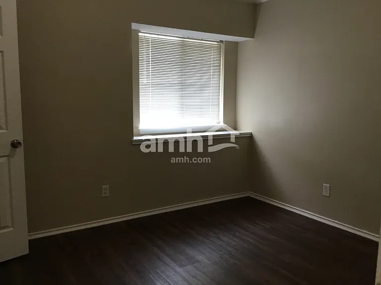 923 Plantation Dr — Photo 17