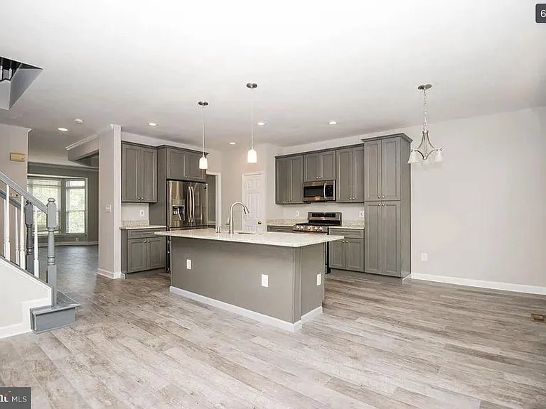 6251 Clara Edward Ter — Photo 6