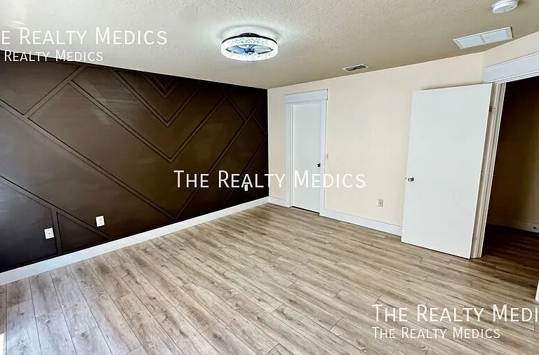 1040 Elderberry Dr — Photo 43