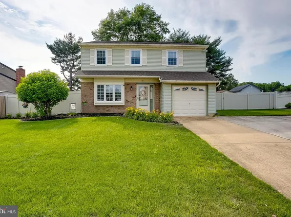 81 Massey Dr, Sewell, NJ 08080