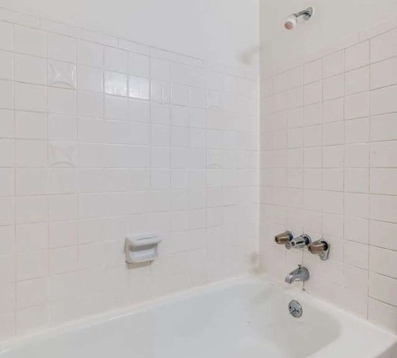 Riverside Village - 2 bedroom units - Auburn - RENOVATED — Photo 2
