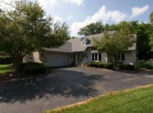6900 Churchill Ct, Downers Grove, IL 60516