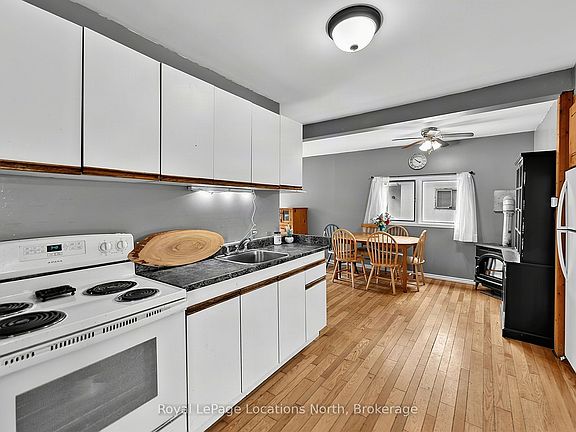 4th image of 9031 Beachwood Rd