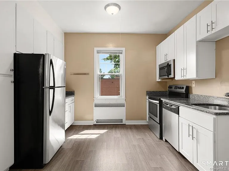 684 Farmington Ave #B6 — Photo 13