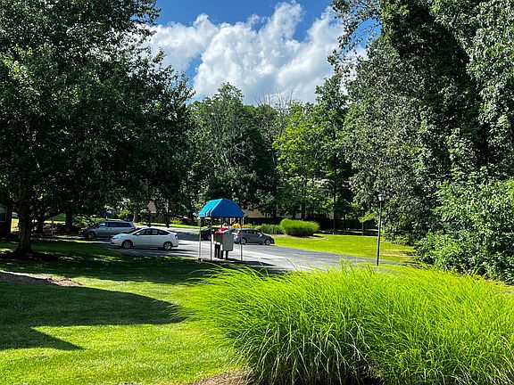2nd image of 902 Brightwood Manor Dr #1