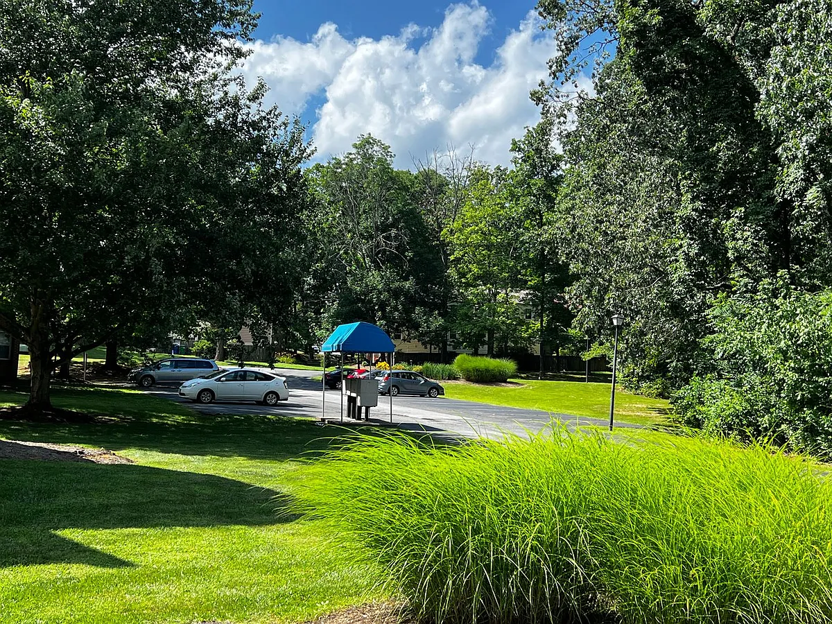 Building Photo - 902 Brightwood Manor Dr #1