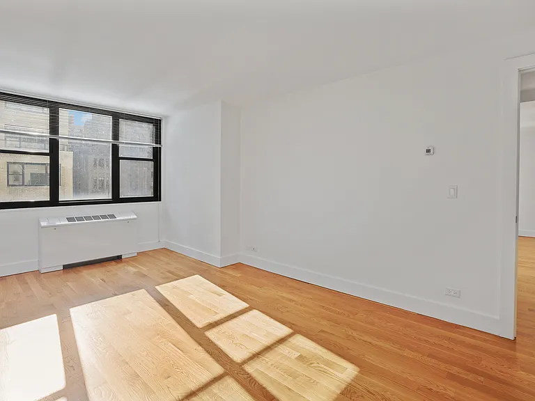 330 W 58th St #16D — Photo 5