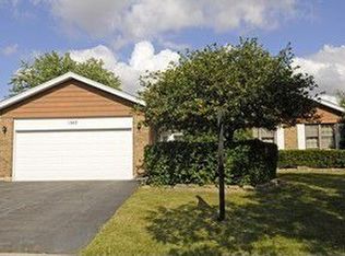 1582 Bayview Dr, Lake Zurich, IL