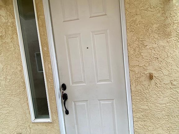 3rd image of 1242 Persimmon Ave Suite 5