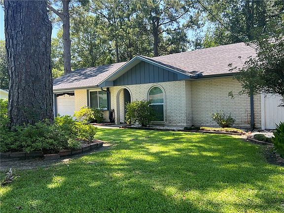 3rd image of 353 Huntington Dr