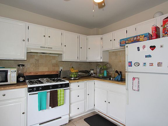 2nd floor kitchen