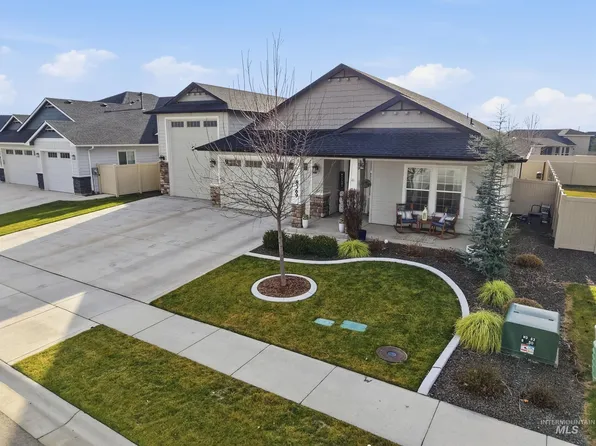 8369 E Sunray Dr, Nampa, ID 83687