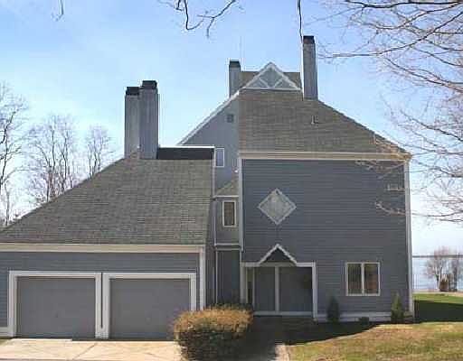 2nd image of 458 Poppasquash Rd