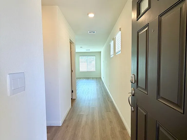 5646 Mesa Sedona St — Photo 5