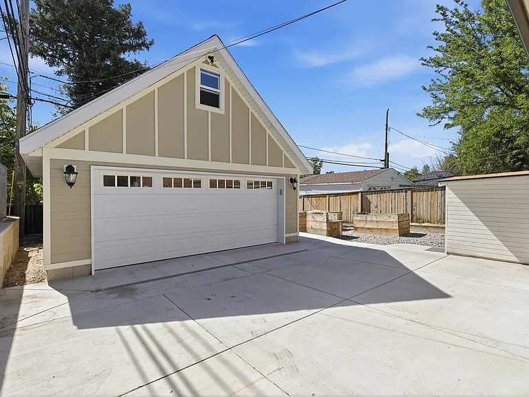 2254 S Texas St — Photo 27